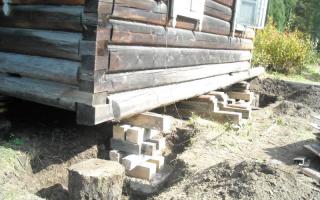 How to build a new one from aerated blocks for the reconstruction of an old log house. Old foundation on the site